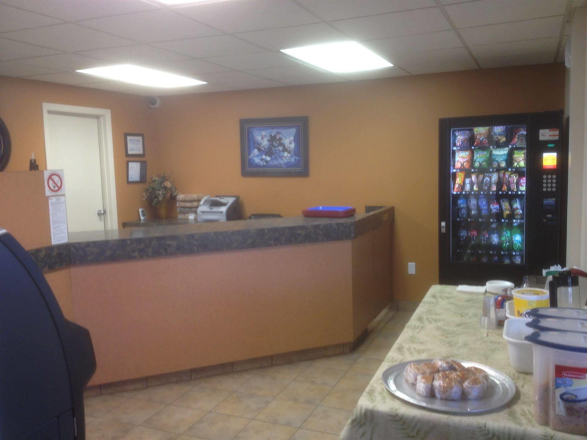 Eastglen Inn Edmonton Buitenkant foto