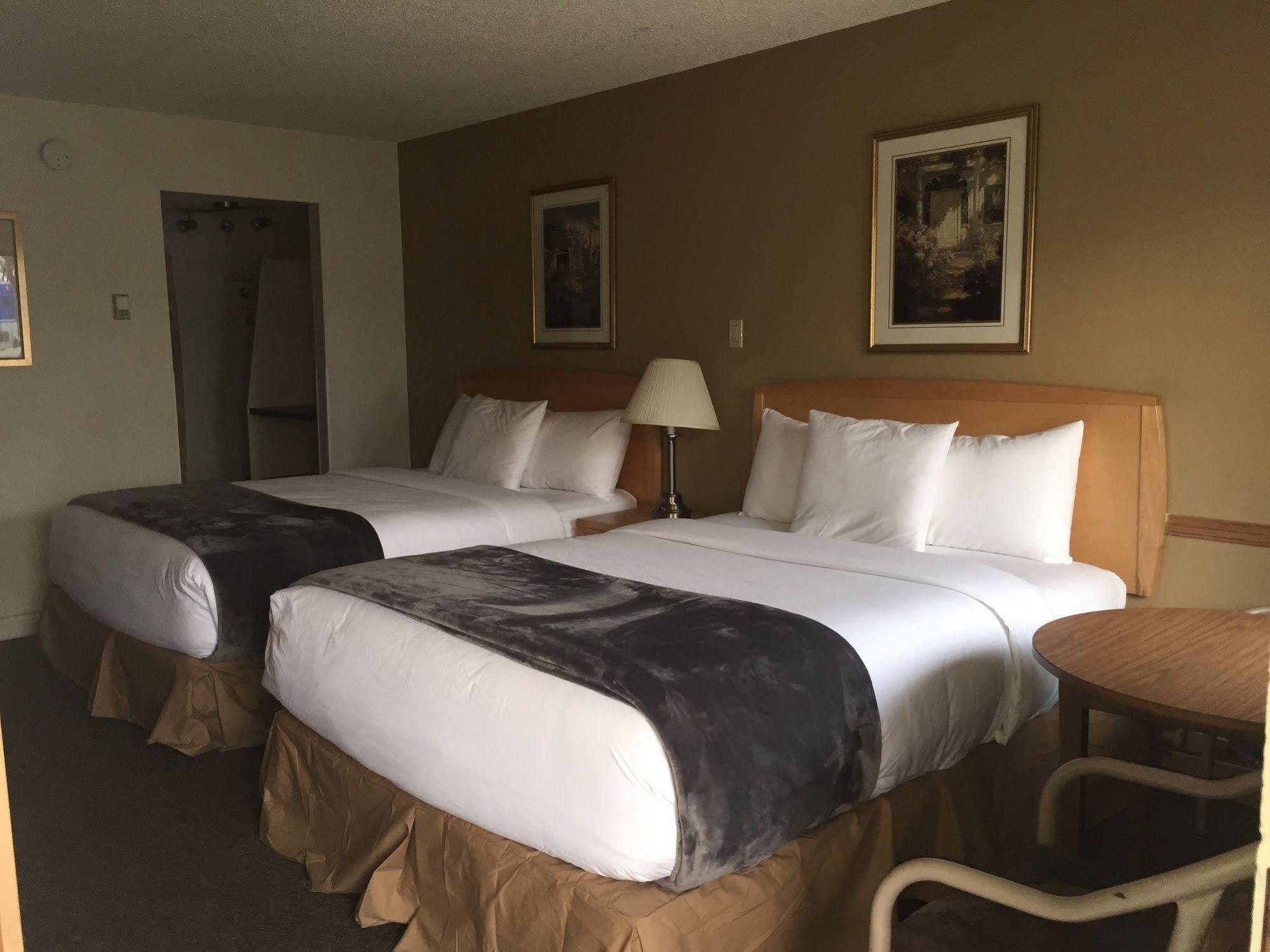 Eastglen Inn Edmonton Buitenkant foto