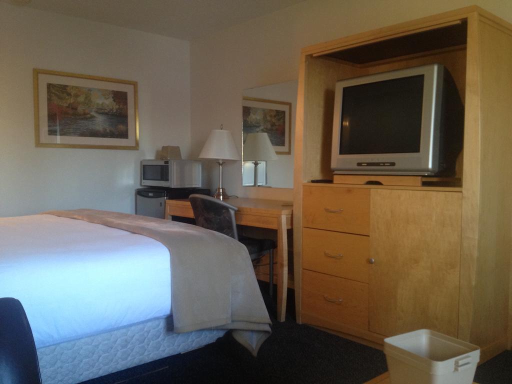 Eastglen Inn Edmonton Buitenkant foto